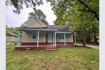 211 E Williamson Street, Mount Olive, NC 28365 - Photo 1