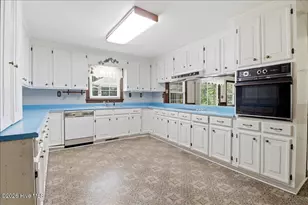 3830 Wayne Memorial Dr, Goldsboro, NC 27534 - Photo 9
