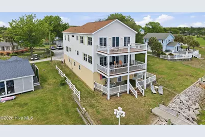 103 Waterfront Avenue, Newport, NC 28570 - Photo 7