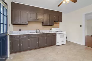 208 Craven St, Tarboro, NC 27886 - Photo 9