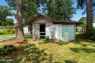 509 Broad St, Oriental, NC 28571 - Photo 17