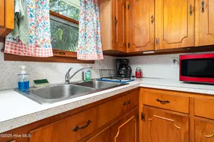 509 Broad St, Oriental, NC 28571 - Photo 9