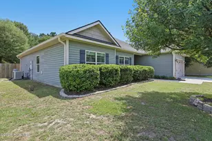 801 Lavender Ct, Hubert, NC 28539 - Photo 3