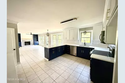 2906 Hunters Run, Greenville, NC 27858 - Photo 9
