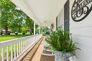 128 Seals St, Tabor City, NC 28463 - Photo 3