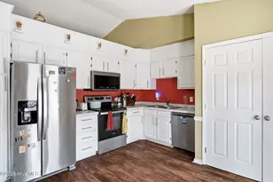 102 Pinesage Dr, West End, NC 27376 - Photo 7