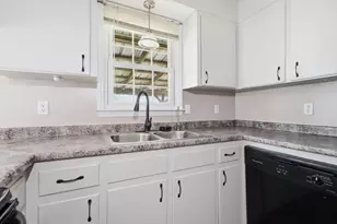 407 Kenwood Dr, Jacksonville, NC 28540 - Photo 7
