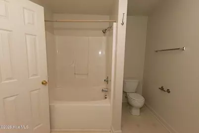 211 Bridgewood Drive, Jacksonville, NC 28546 - Photo 17