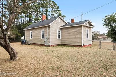 423 E Edinborough Avenue, Raeford, NC 28376 - Photo 31