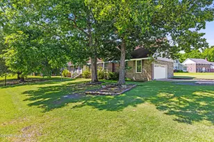 1110 Westmoreland Dr, Jacksonville, NC 28546 - Photo 3