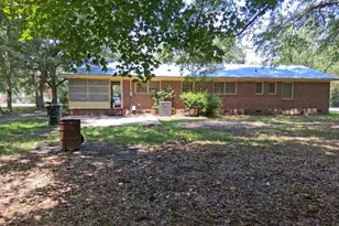 301 McGirts Bridge Rd, Laurinburg, NC 28352 - Photo 9