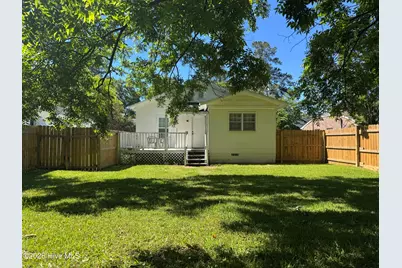 109 E Calhoun Street, Whiteville, NC 28472 - Photo 3