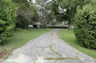 301 N Broad St, Roseboro, NC 28382 - Photo 25