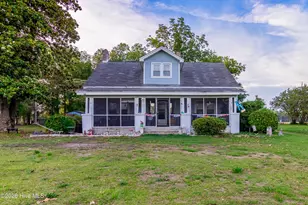 19081 Jane Shaw Rd, Wagram, NC 28396 - Photo 1