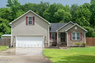 203 Sawbriar Ct, Jacksonville, NC 28540 - Photo 1