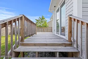 301 Pine Ridge Ln, Holly Ridge, NC 28445 - Photo 19