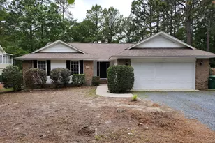 370 Sandhills Cir, Pinehurst, NC 28374 - Photo 1