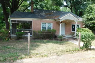 7 1st St, Laurinburg, NC 28352 - Photo 1
