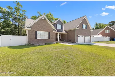 402 King Richard Court, Jacksonville, NC 28546 - Photo 3