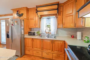 403 E Foy St, Richlands, NC 28574 - Photo 9