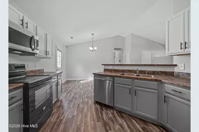312 Reid Court N, Jacksonville, NC 28540 - Photo 5