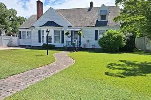 104 Locust St, Elizabeth City, NC 27909 - Photo 1