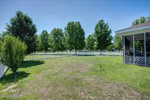 100 Bandon Dr, New Bern, NC 28562 - Photo 13