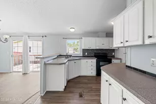 293 Laughing Gull Ct SW, Shallotte, NC 28470 - Photo 3