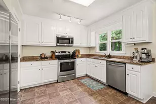 1607 Munroe Ln, Goldsboro, NC 27534 - Photo 9
