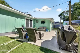 118 NE 19th St, Oak Island, NC 28465 - Photo 33