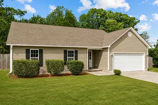 104 Blue Bird Ln, Newport, NC 28570 - Photo 1