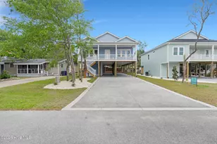 152 NE 1st St, Oak Island, NC 28465 - Photo 3