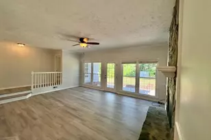 928 E Winds Ln, Fayetteville, NC 28311 - Photo 3