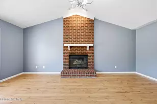 303 Plateau Dr, Greenville, NC 27858 - Photo 9