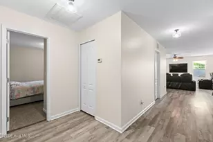 1103 Farmhouse Ln, Jacksonville, NC 28546 - Photo 5