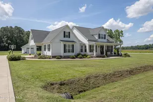 111 N Church St, Newton Grove, NC 28366 - Photo 1