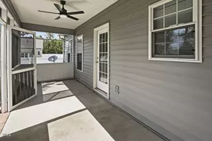 618 Broadmoor Ct, Grimesland, NC 27837 - Photo 5