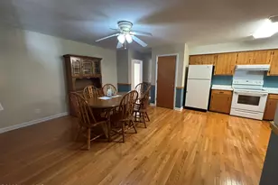 415 S Mcneil St, Burgaw, NC 28425 - Photo 5
