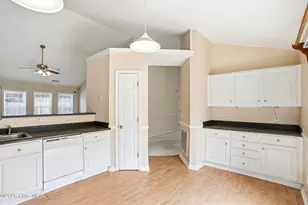 5304 Sun Coast Dr, Wilmington, NC 28411 - Photo 9