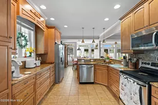 832 S Shore Dr, Southport, NC 28461 - Photo 9