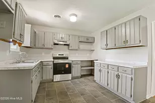 1017 Jennifer Dr, Jacksonville, NC 28546 - Photo 13
