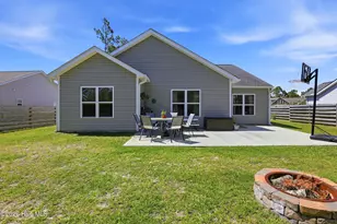 4432 Pinewood Vlg Dr SE, Southport, NC 28461 - Photo 11
