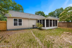 105 NE 15th St, Oak Island, NC 28465 - Photo 3