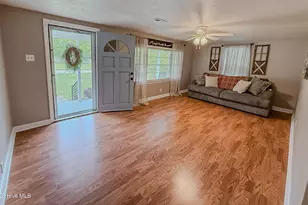 514 Butler Mill Rd, Bladenboro, NC 28320 - Photo 5