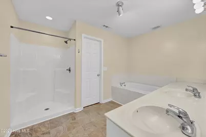 4102 Breezewood Drive #Apt 101, Wilmington, NC 28412 - Photo 17