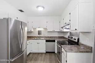 204 Rockledge Ct, Jacksonville, NC 28546 - Photo 11