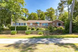 105 Magnolia Ct, Pine Knoll Shores, NC 28512 - Photo 3