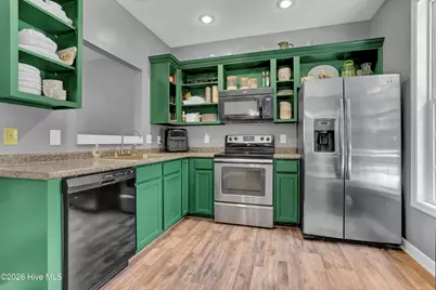 130 Tanbark Drive, Jacksonville, NC 28546 - Photo 5