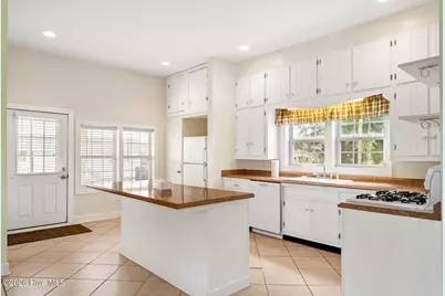 1352 Cornwallis Road, Rose Hill, NC 28458 - Photo 23