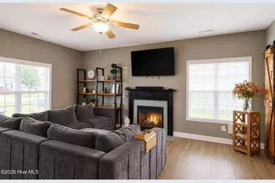 121 Moonstone Court, Jacksonville, NC 28546 - Photo 3